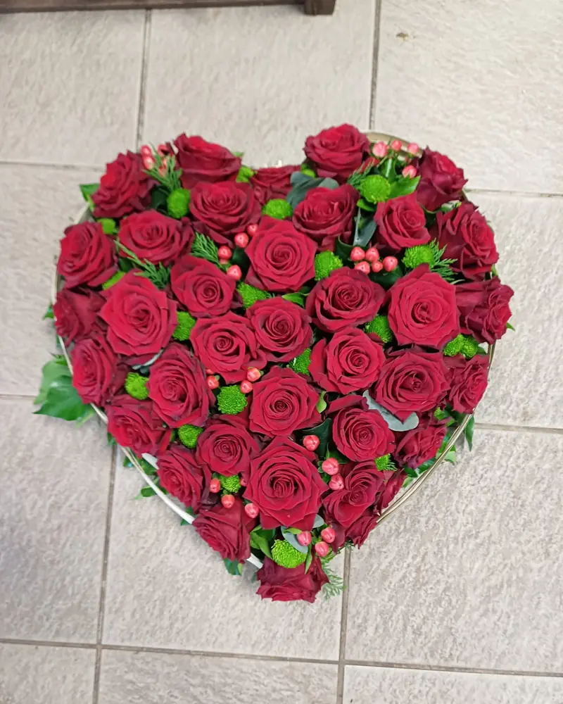 Cœur de roses rouges