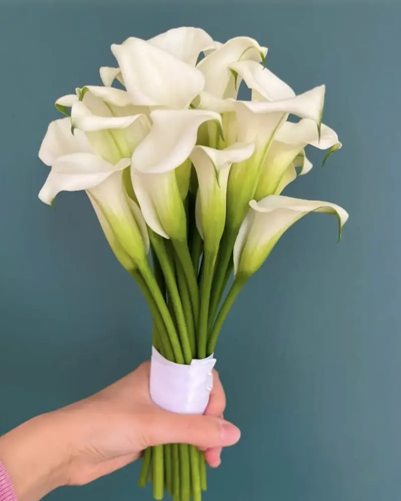 Bouquet de mariée aux callas blancs