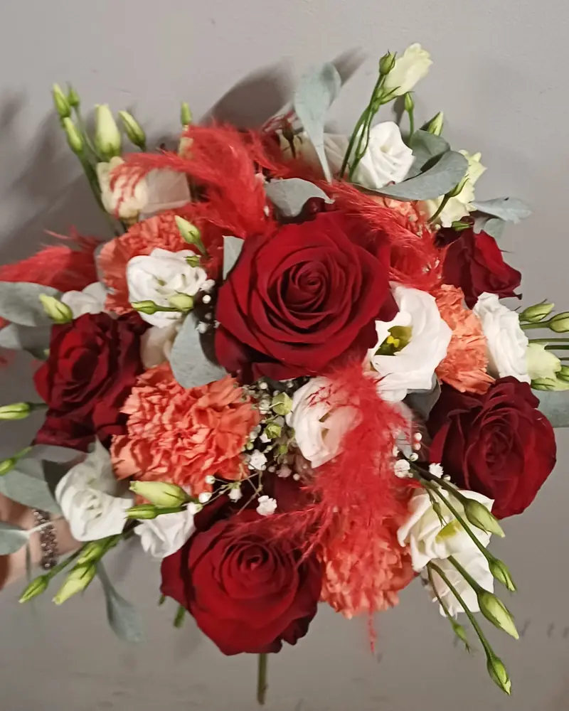 Bouquet de mariée rouge et corail