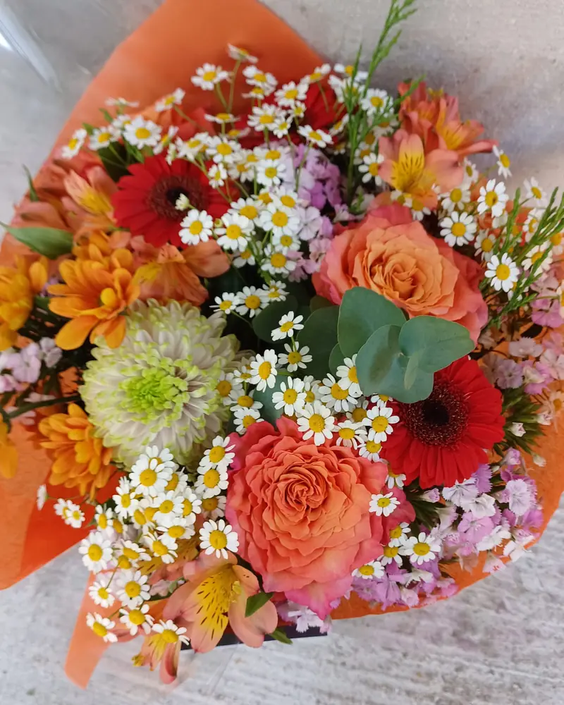 Bouquet orange et marguerites